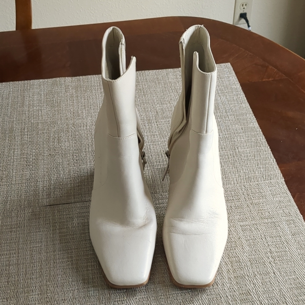 ALDO off White Leather Square Toe Side Zip Block Heel Ankle Boots Size 8.5